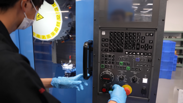 持续学习不迷路/全画幅无反相机的制造过程/世界上最小,最轻的相机