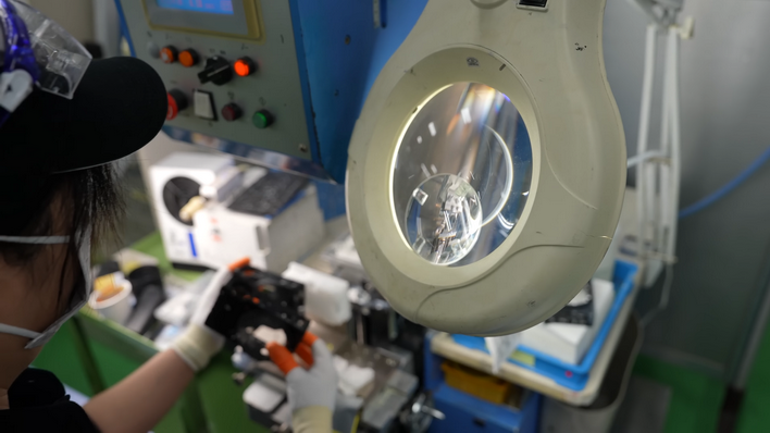 持续学习不迷路/全画幅无反相机的制造过程/世界上最小,最轻的相机