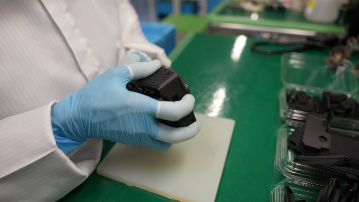 持续学习不迷路/全画幅无反相机的制造过程/世界上最小,最轻的相机