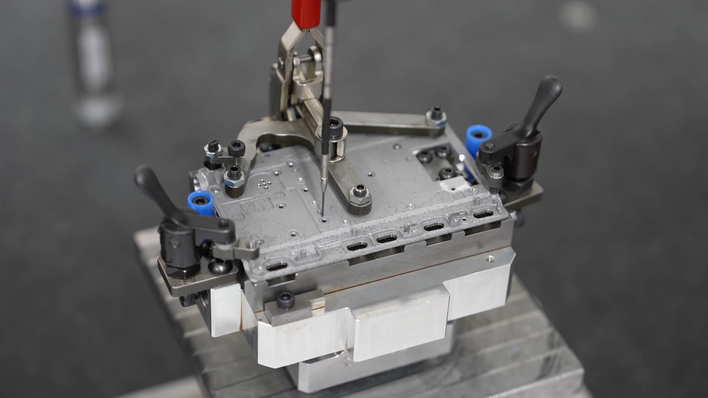 持续学习不迷路/全画幅无反相机的制造过程/世界上最小,最轻的相机