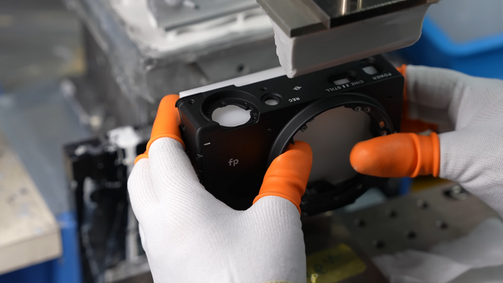 持续学习不迷路/全画幅无反相机的制造过程/世界上最小,最轻的相机