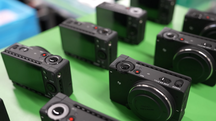 持续学习不迷路/全画幅无反相机的制造过程/世界上最小,最轻的相机